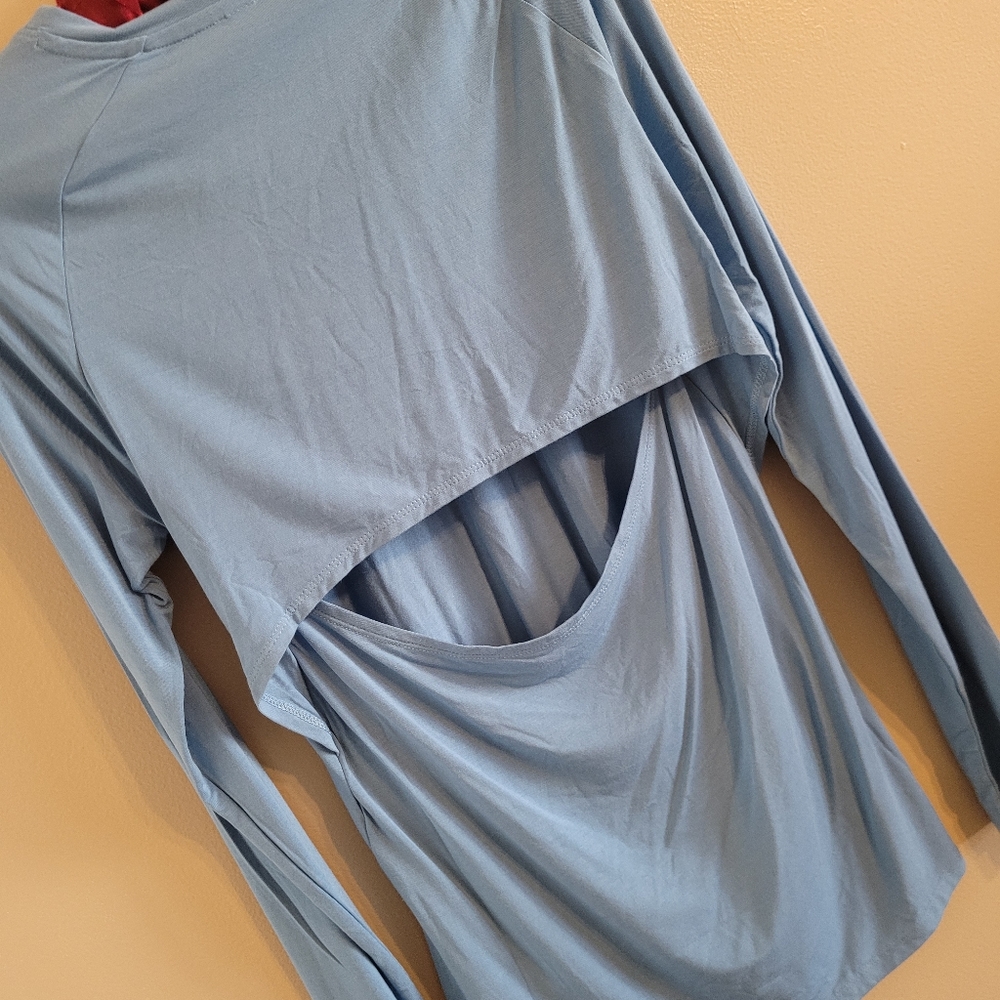 Under Armour | Women's Blue Whisperlight Open Back NEW - Picture 8 of 10